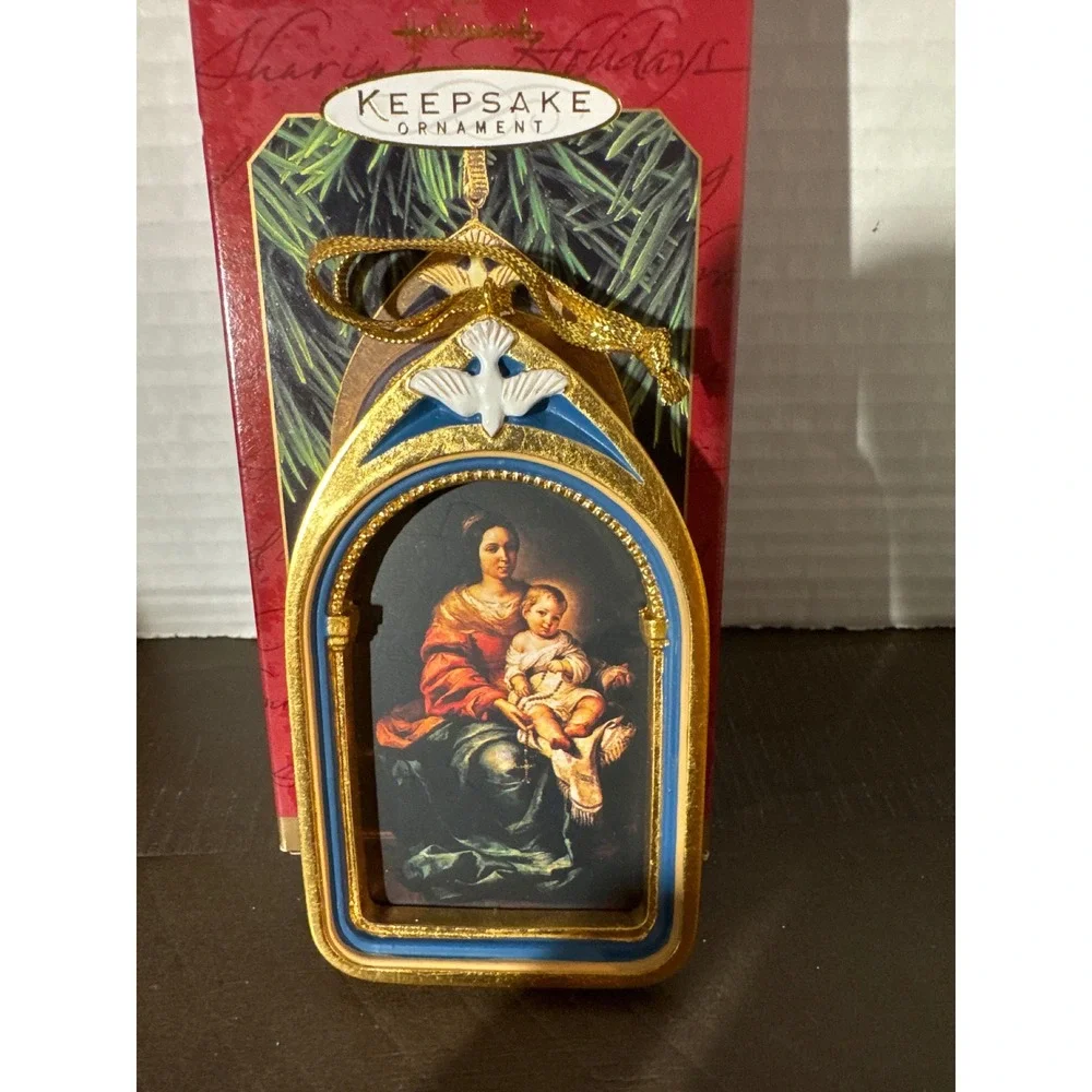 1997 Hallmark Keepsake Ornament Madonna del Rosario Murillo Gold QX6545